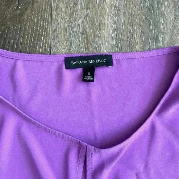 Banana Republic purple blouse.  Women’s size small.  Excellent condition! - Picture 3 of 7